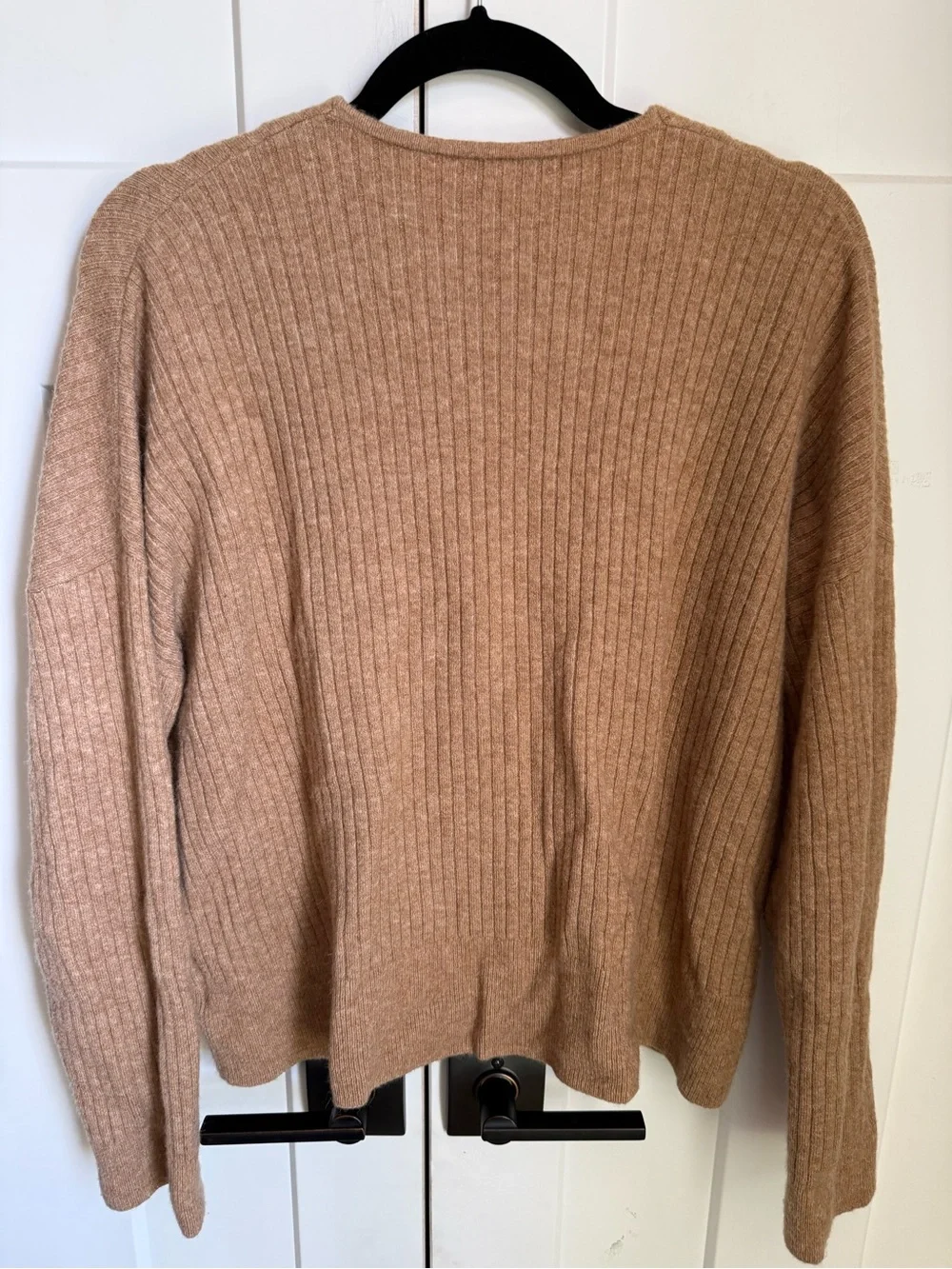 Madewell Ribbed V-Neck Button Cardigan in Camel size L. EUC. No flaws. - Picture 6 of 7
